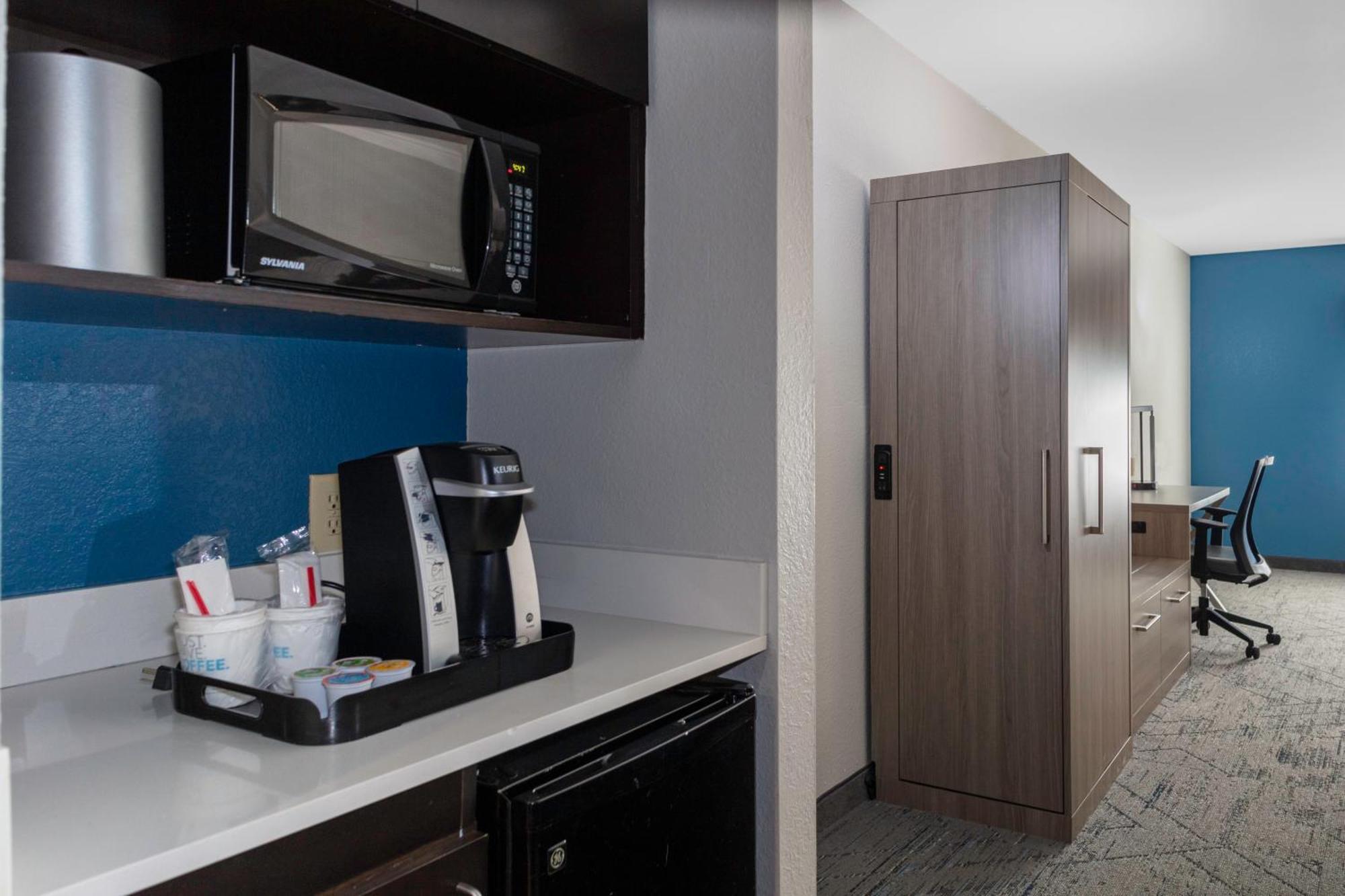 Holiday Inn Express Florence Northeast By Ihg Eksteriør bilde